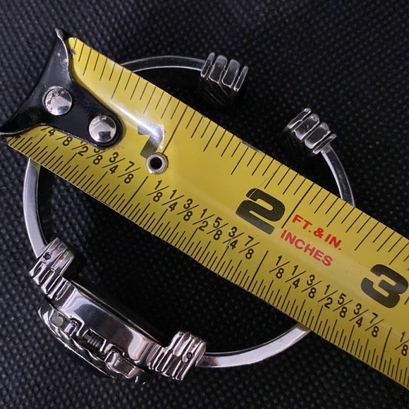Vintage Ladies Bugle Boy Black & Silver tone Quartz Watch bangle bracelet - Picture 8 of 9